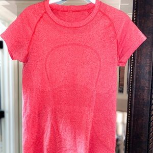 Lululemon Swiftly Tech Short Sleeve - Size 6 Red